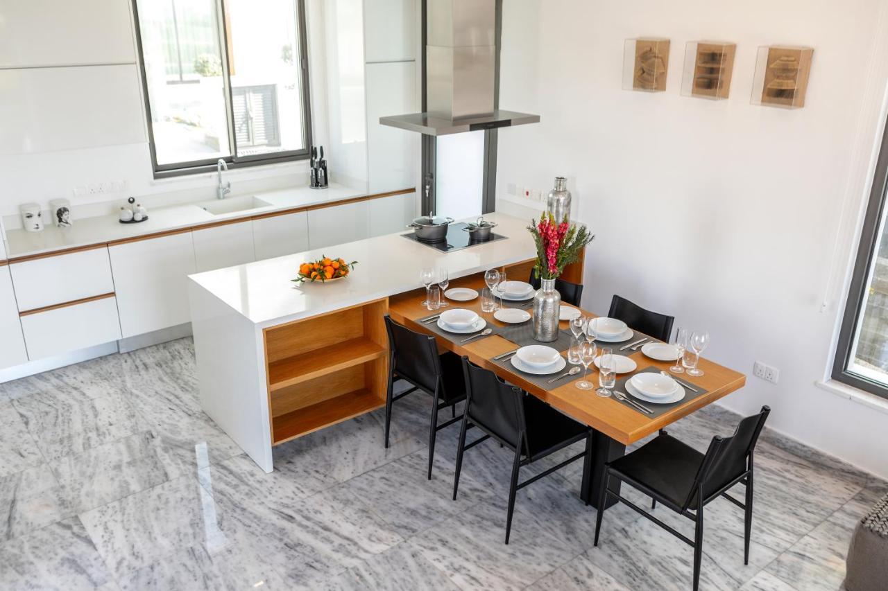 Villa Laurus 6, Walking Distance To The Beach Paphos Exterior foto